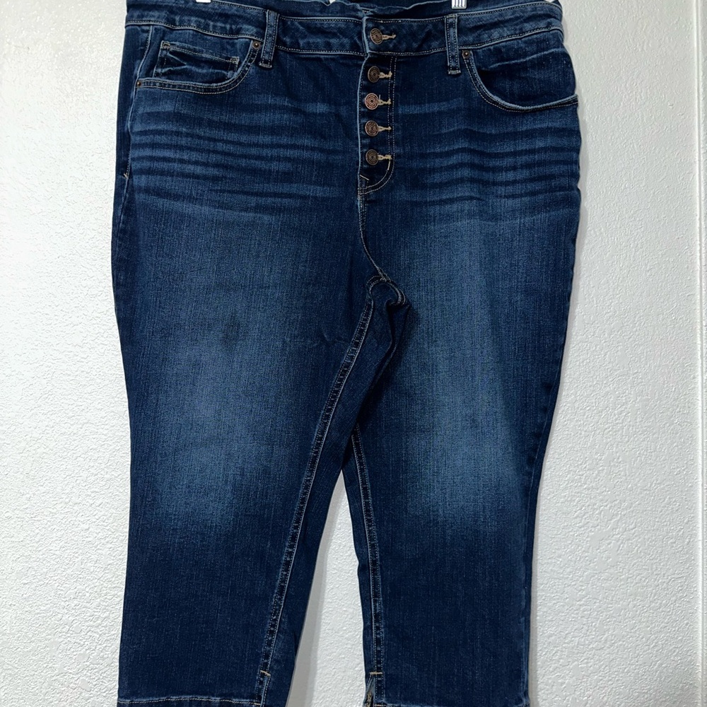 Maurices MJeans 20W High Rise Dark Wash Crop Capri Jeans Button Fly - Picture 2 of 6